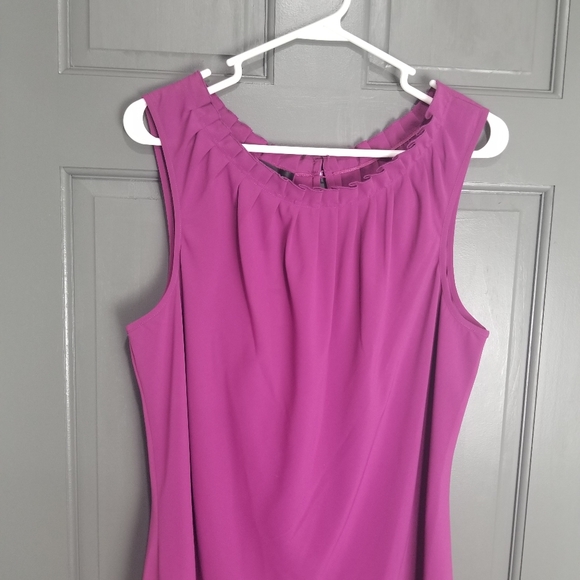 NWOT womens flowy top, neckline details sz L/XL - Picture 4 of 5